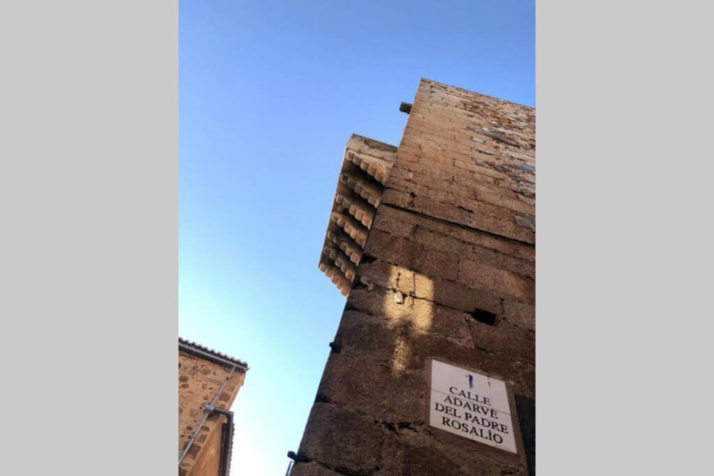 El Escondite De La Muralla กาเซเรส ภายนอก รูปภาพ